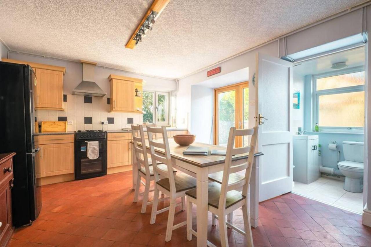 Cosy Welsh Cottage In St Davids Centre With Garden Kültér fotó